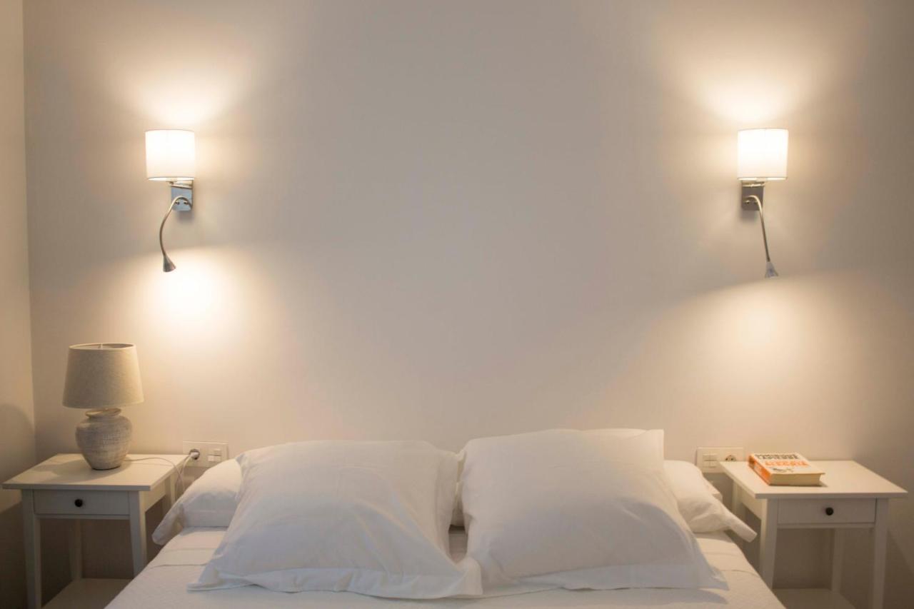 Apartamentos Madreselva Fernan Perez Екстер'єр фото