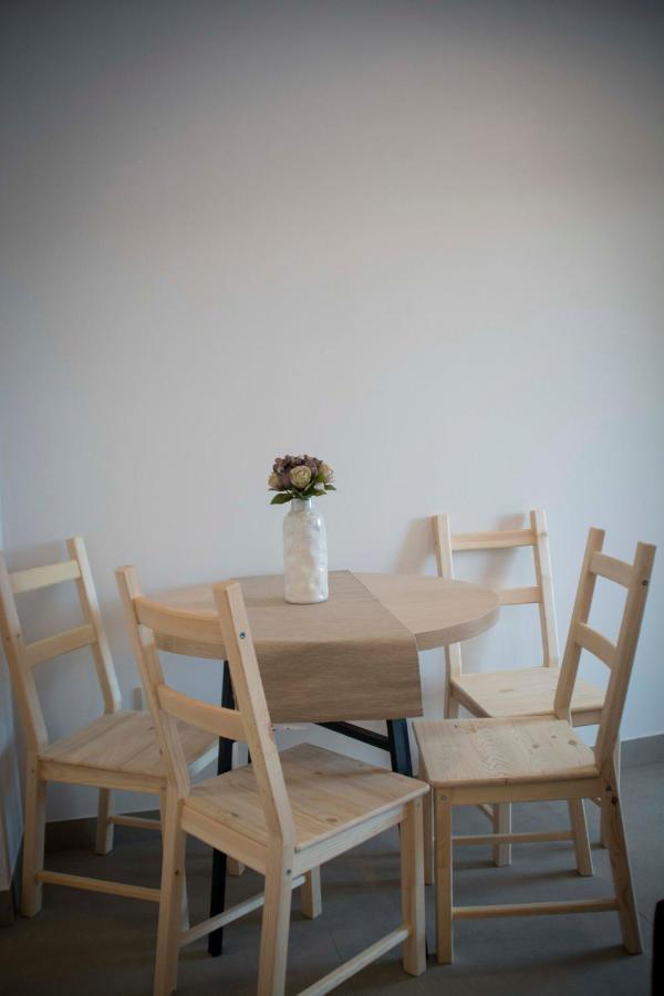 Apartamentos Madreselva Fernan Perez Екстер'єр фото