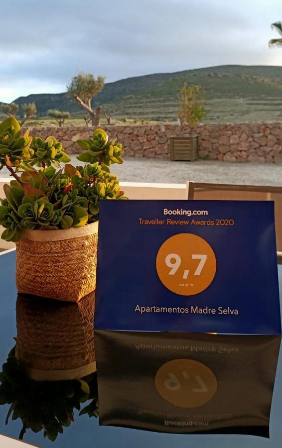 Apartamentos Madreselva Fernan Perez Екстер'єр фото