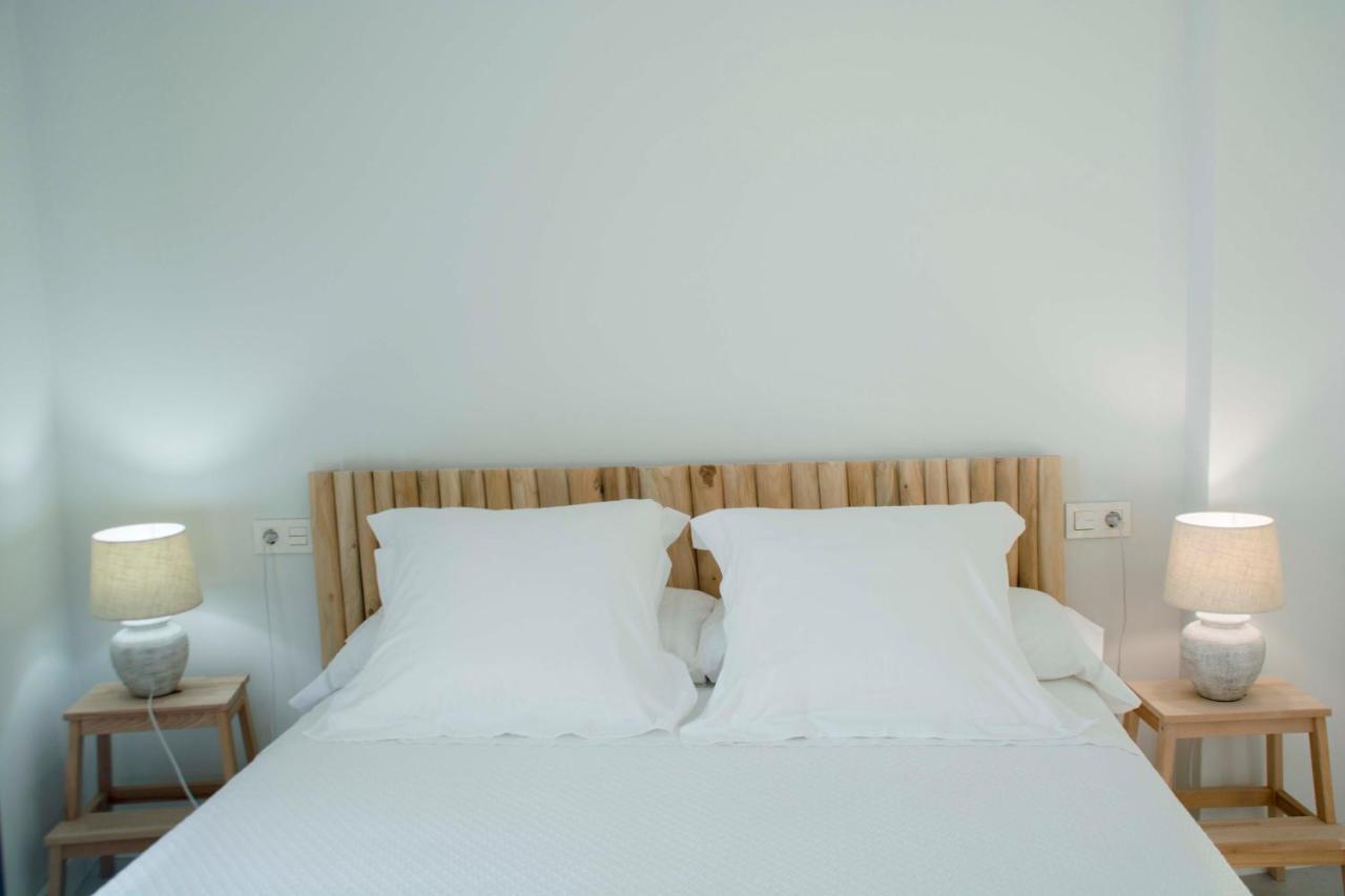 Apartamentos Madreselva Fernan Perez Екстер'єр фото