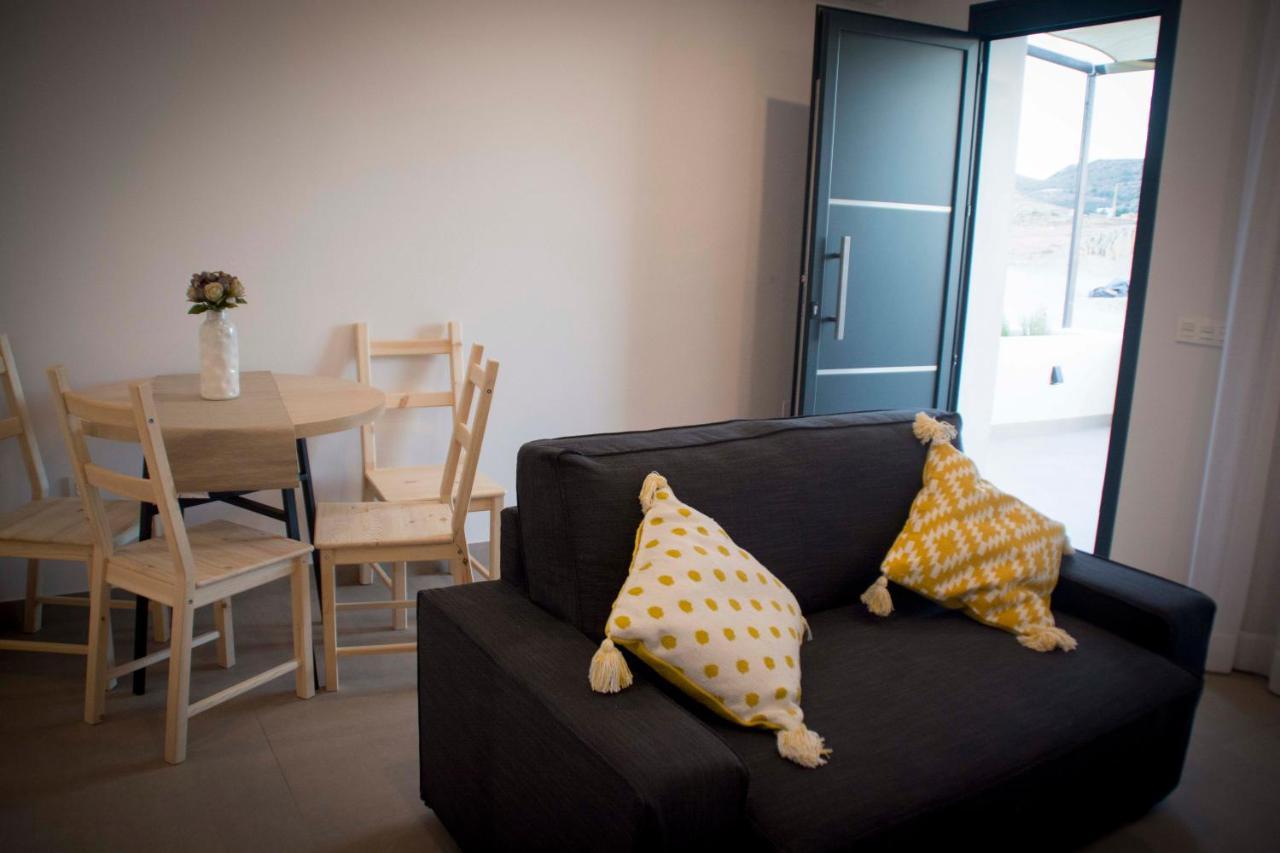 Apartamentos Madreselva Fernan Perez Екстер'єр фото