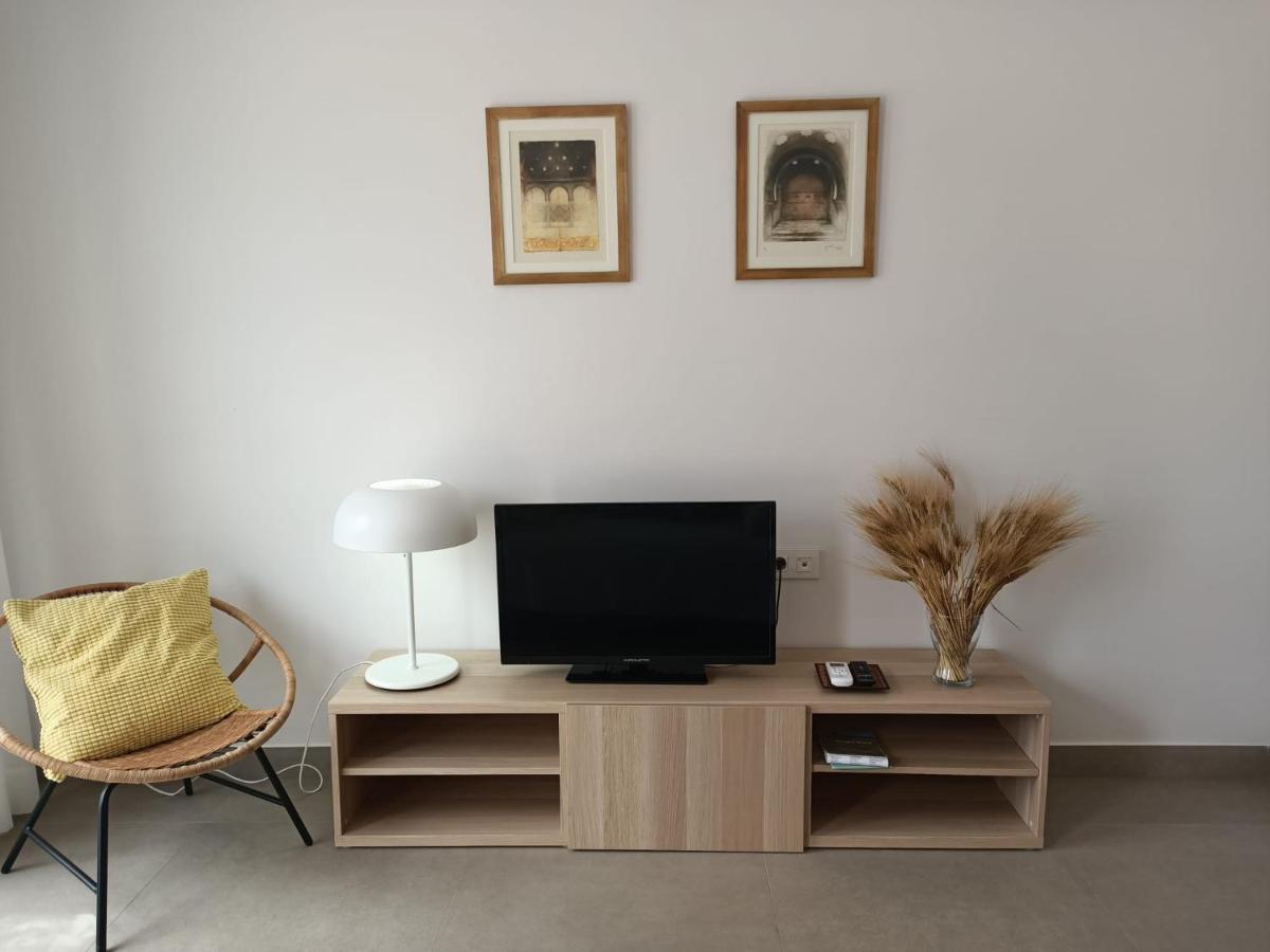 Apartamentos Madreselva Fernan Perez Екстер'єр фото