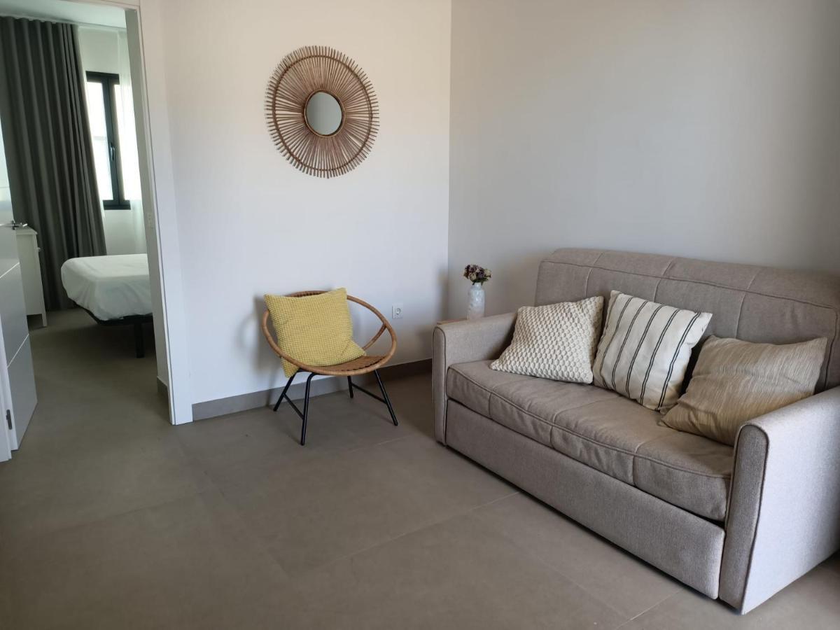 Apartamentos Madreselva Fernan Perez Екстер'єр фото