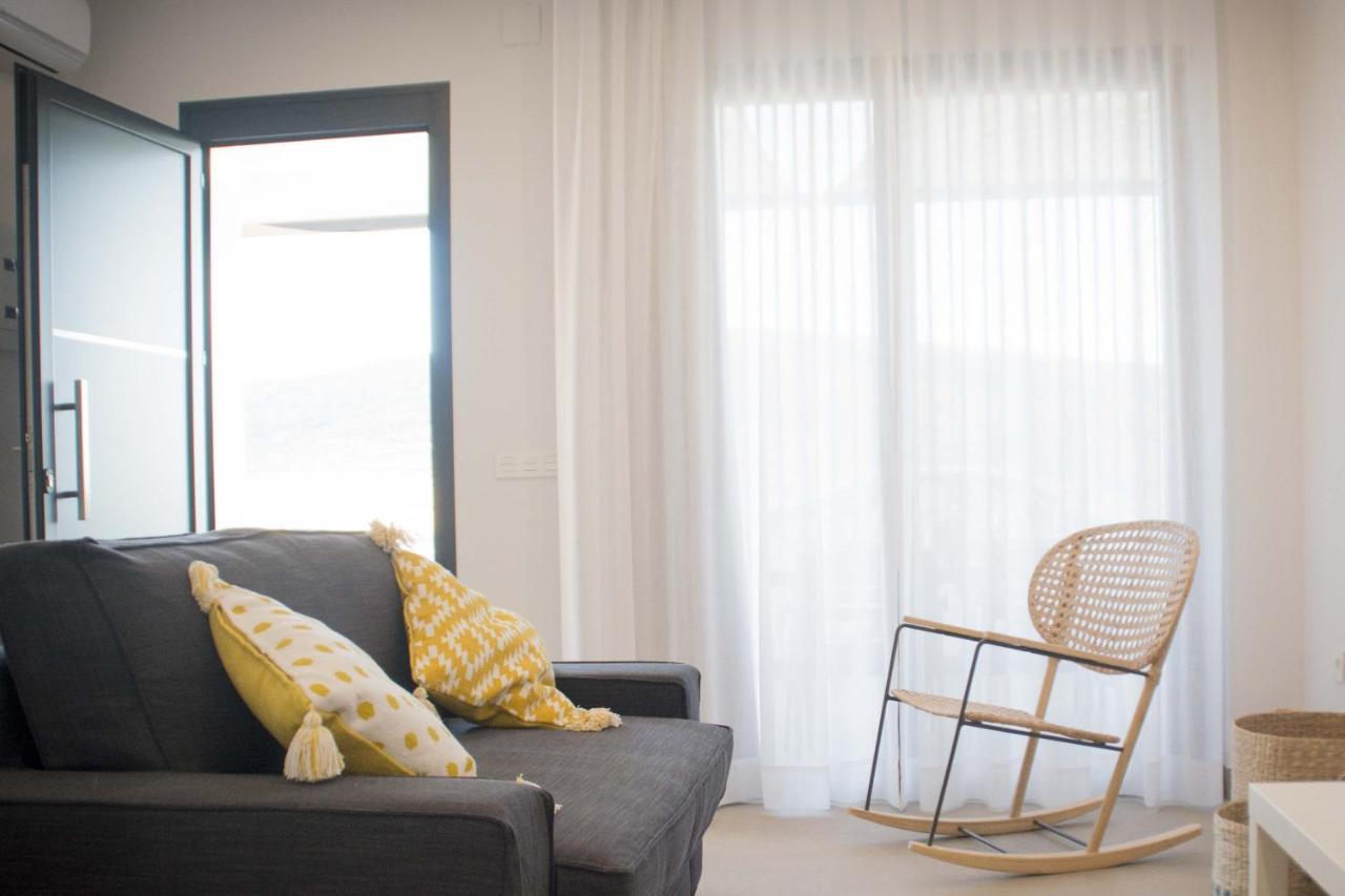 Apartamentos Madreselva Fernan Perez Екстер'єр фото