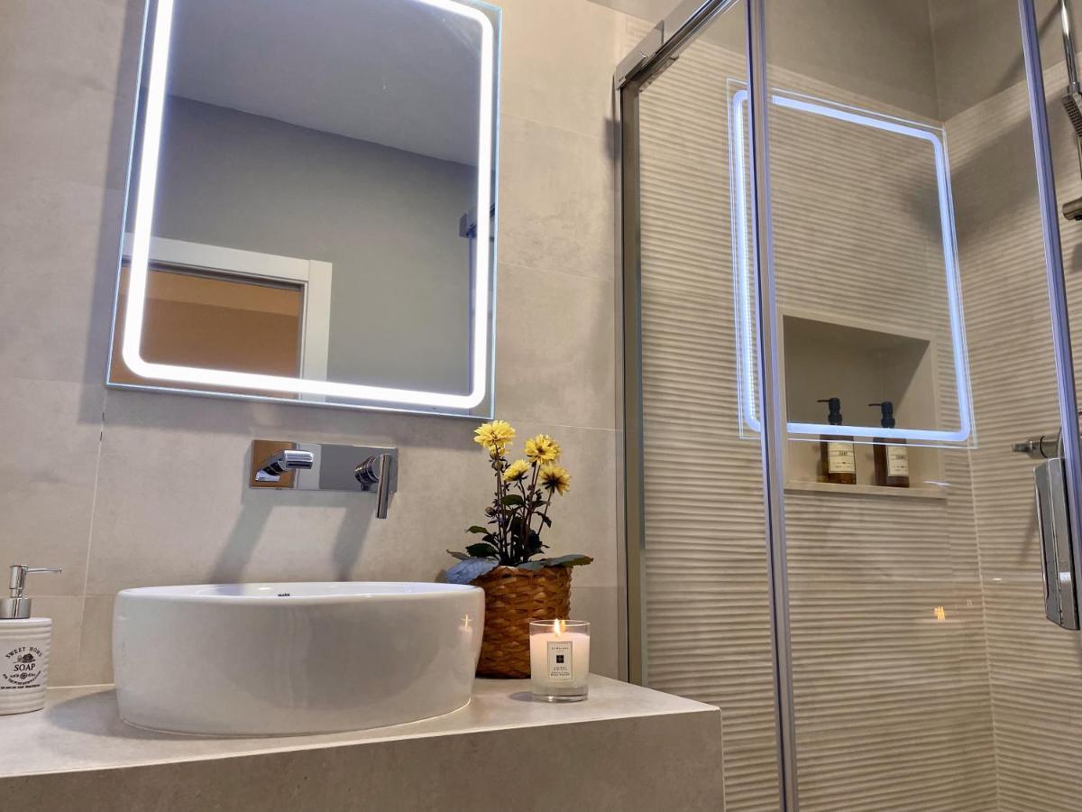 Apartamentos Madreselva Fernan Perez Екстер'єр фото