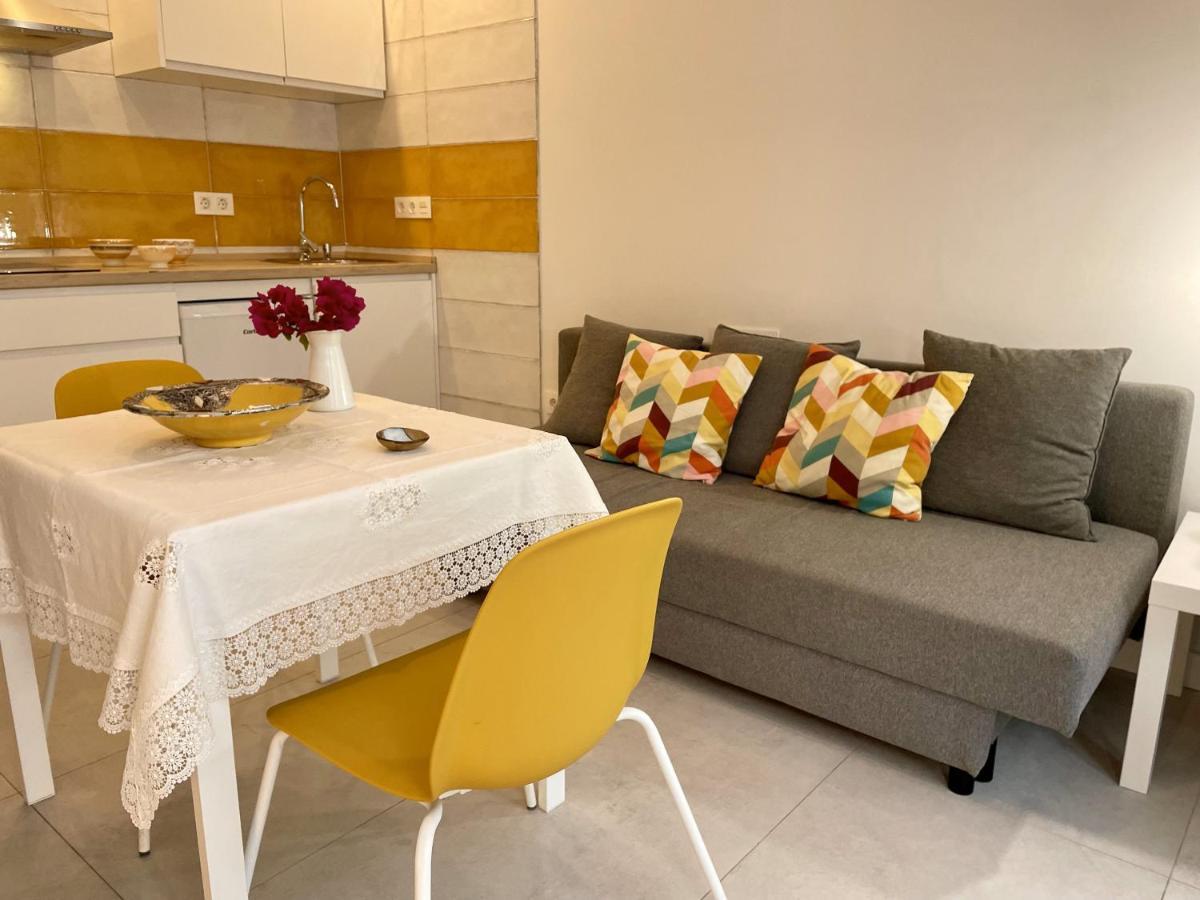 Apartamentos Madreselva Fernan Perez Екстер'єр фото