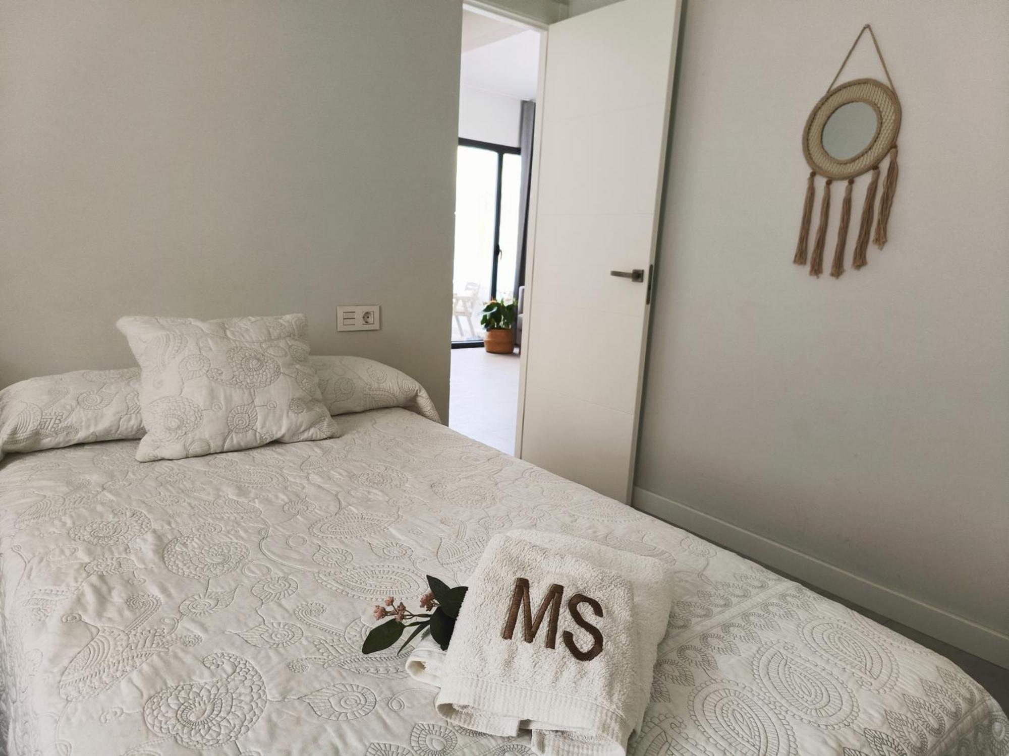 Apartamentos Madreselva Fernan Perez Екстер'єр фото