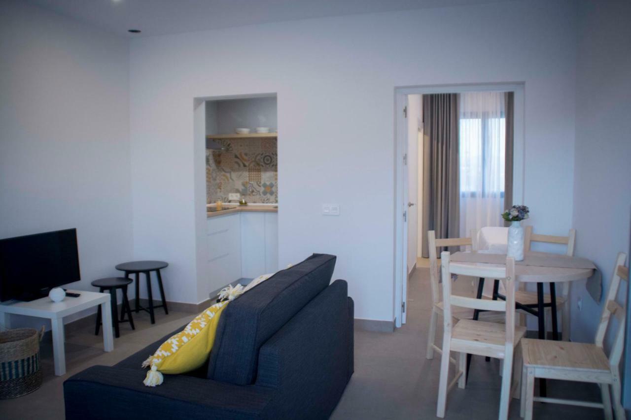 Apartamentos Madreselva Fernan Perez Екстер'єр фото