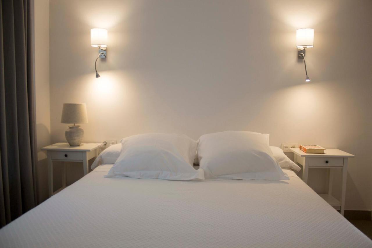 Apartamentos Madreselva Fernan Perez Екстер'єр фото